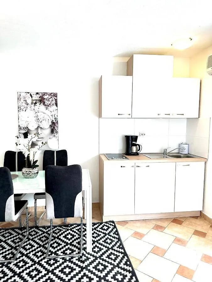Apartments Imperium Trogir 0*,